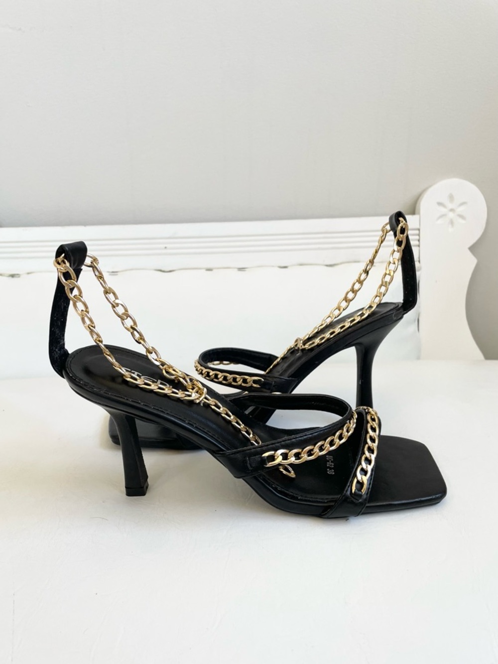 STEPHAN PARIS BLACK SQUARE OPEN TOE SANDALS HEELS GOLD CHAIN ANKLE STRAP ACCENTS